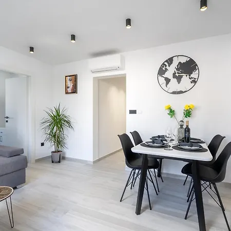 Nela Srebreno Apartman *